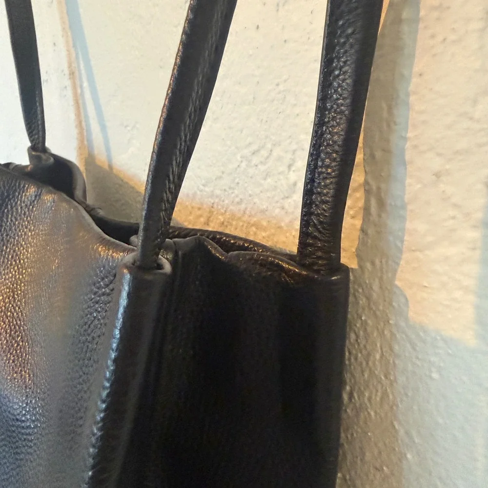 Kattee Black Pebbled Leather Crossbody Bag Gold Hardware Zip Pocket Shoulder